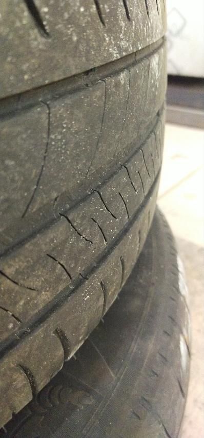 Диски та шини для Nissan