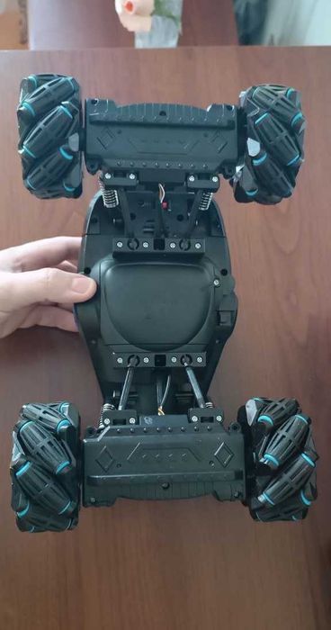 Детская машинка на радиоуправлении АКУЛА S-Drift S883 4WD с дымом