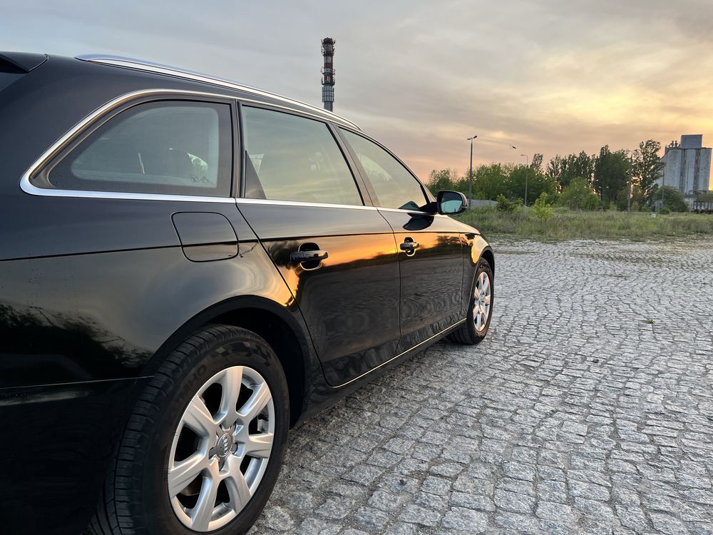 Audi A4 B8 avant 2.0 Tdi CR 2010r