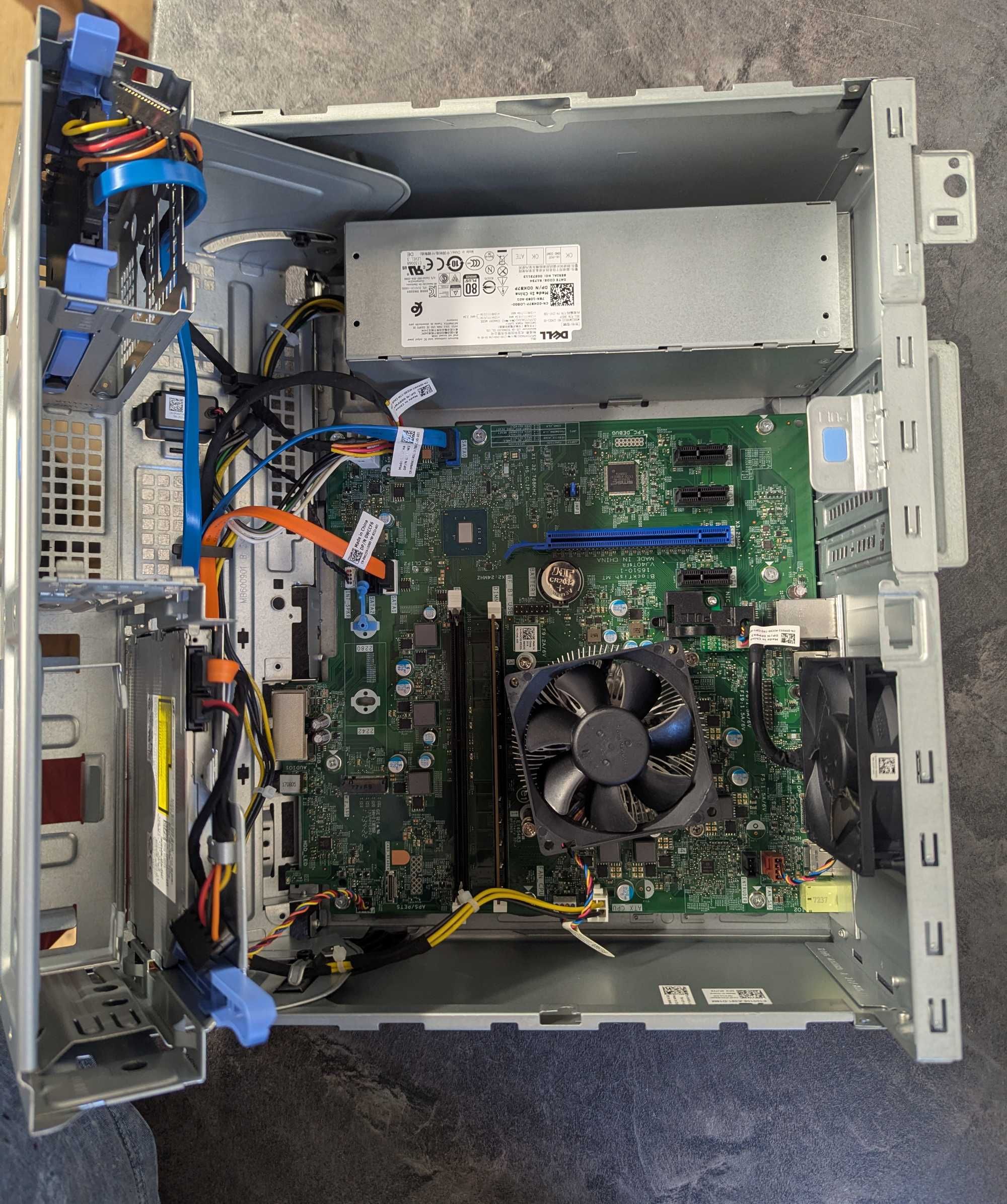 Dell OptiPlex 3050. Intel i5-7500\ DDR4 8Gb\ SSD 256Gb.