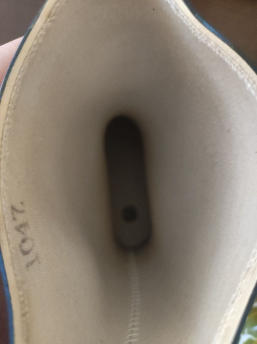 Botas 25 e 26, 10€ com envio em correio normal