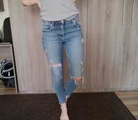 Jeansy z dziurami Zara S jeansy poszarpane Spodnie z przetarciami Zara