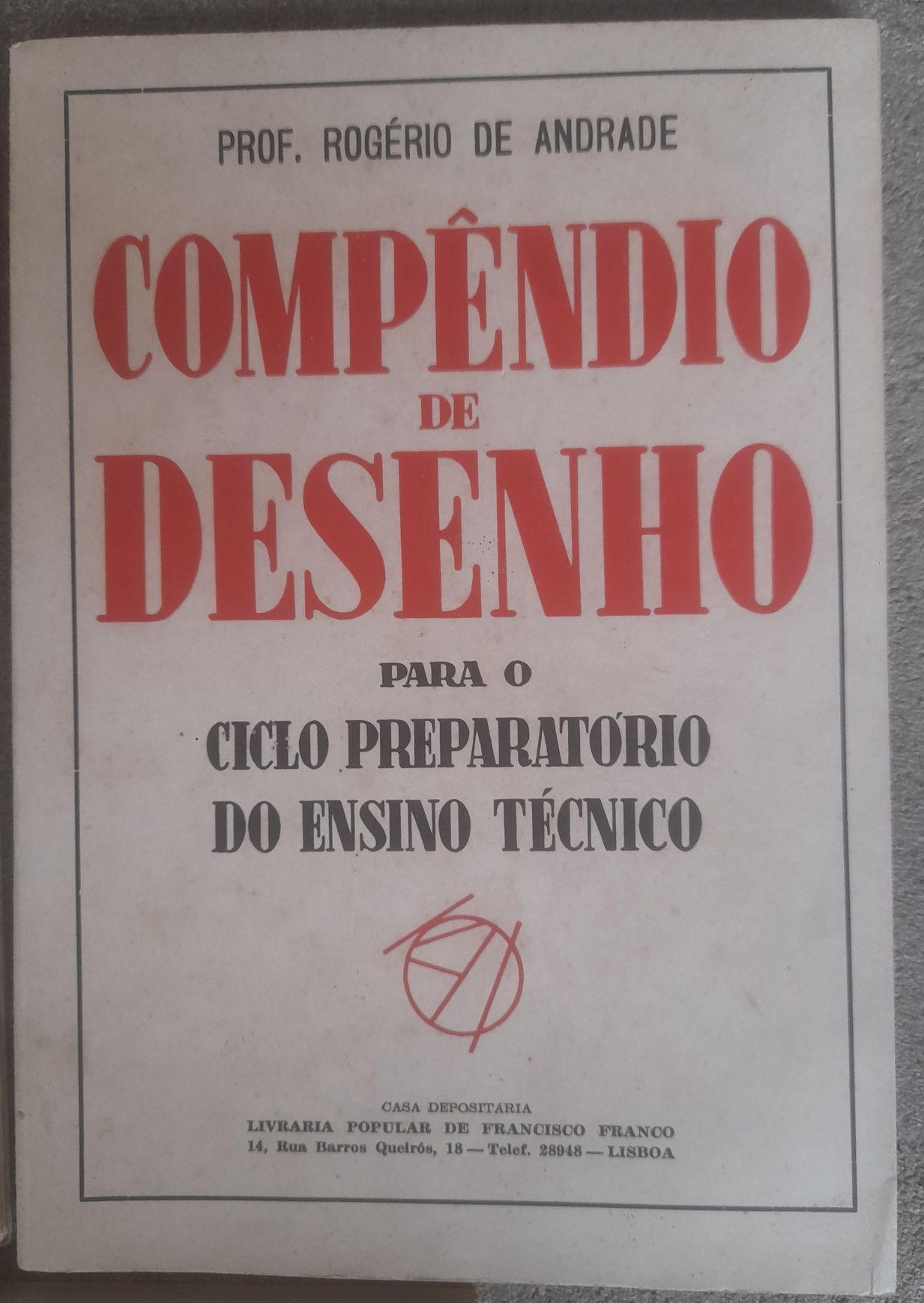 Livros antigos de desenho e música