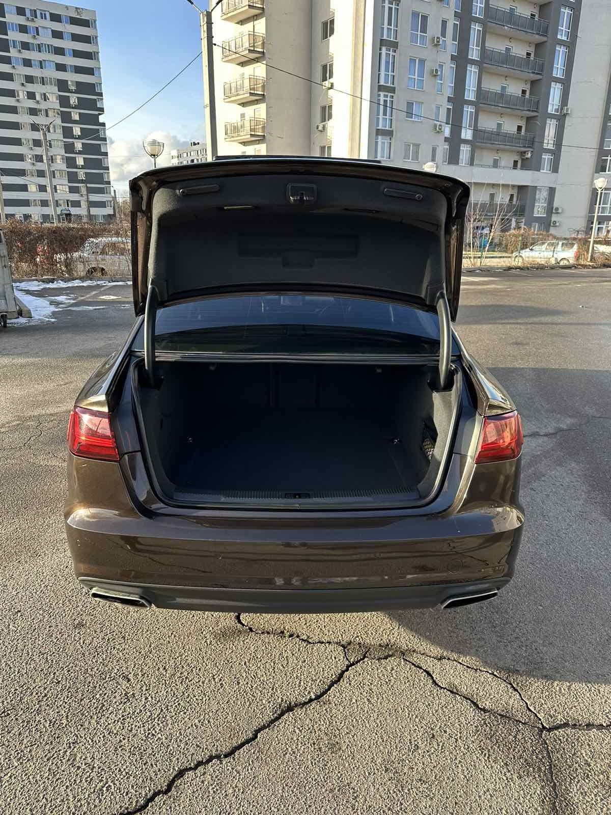 Продам автомобиіль AUDI A6 S-Lain