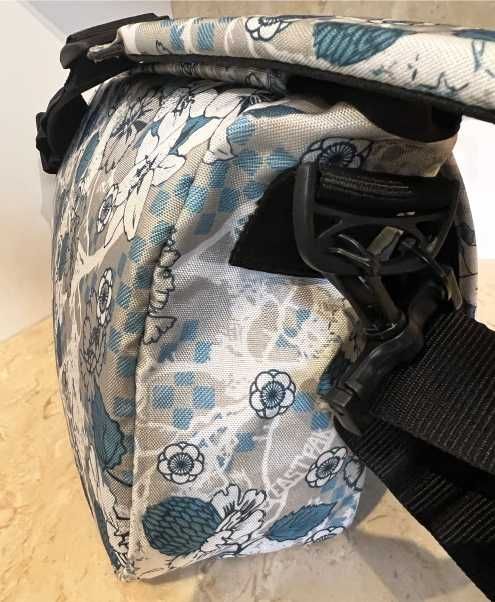 Pasta EASTPAK Nova a Estrear