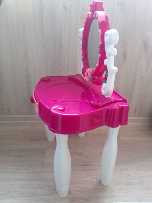 Трюмо дитяче для дівчинки