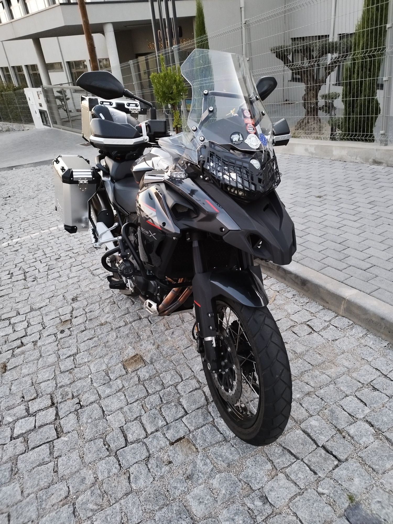 Benelli trk 502 x