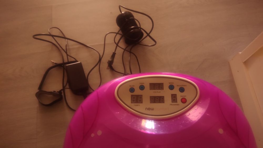 Bacia de massagem para os seus pés, pedicura e hidromassagem