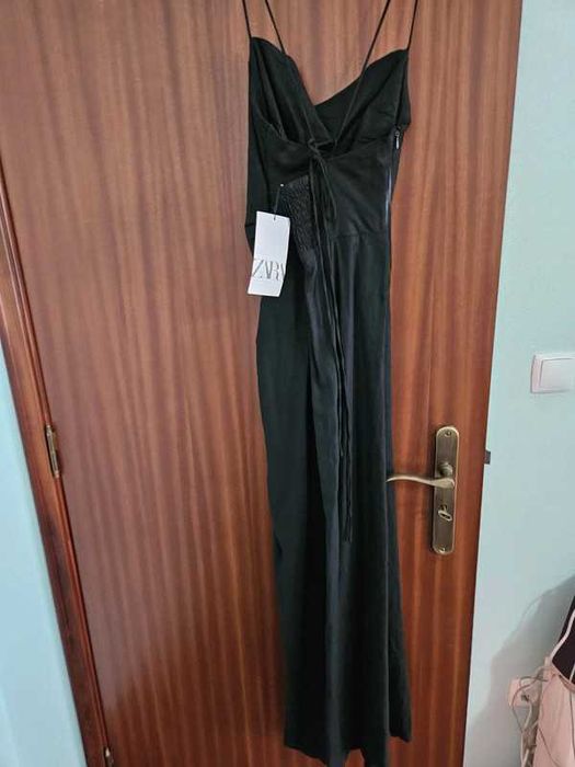 Vestido NOVO preto justo em linho