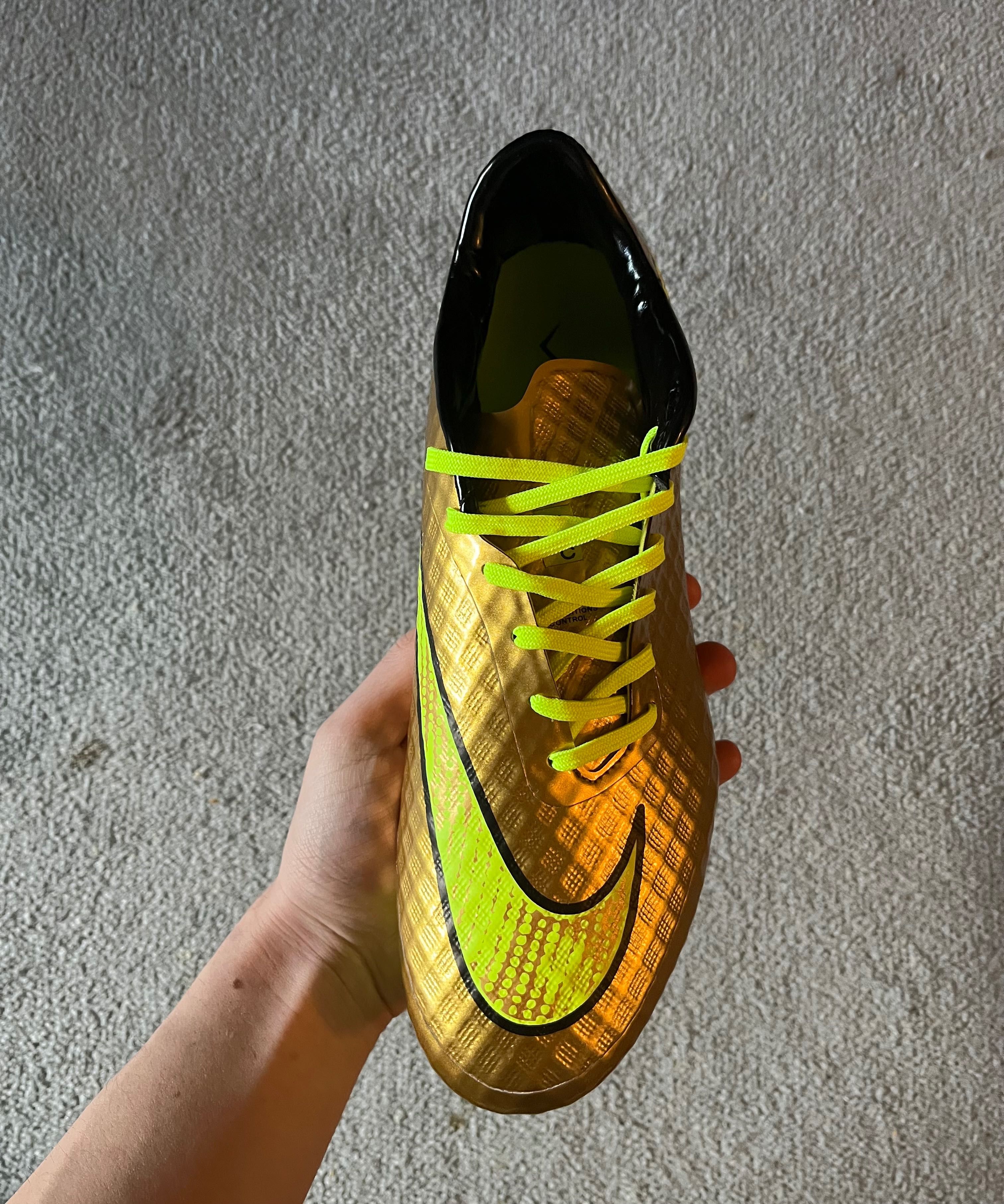 Chuteira de futebol - Hypervenom Dourada Neymar Jr