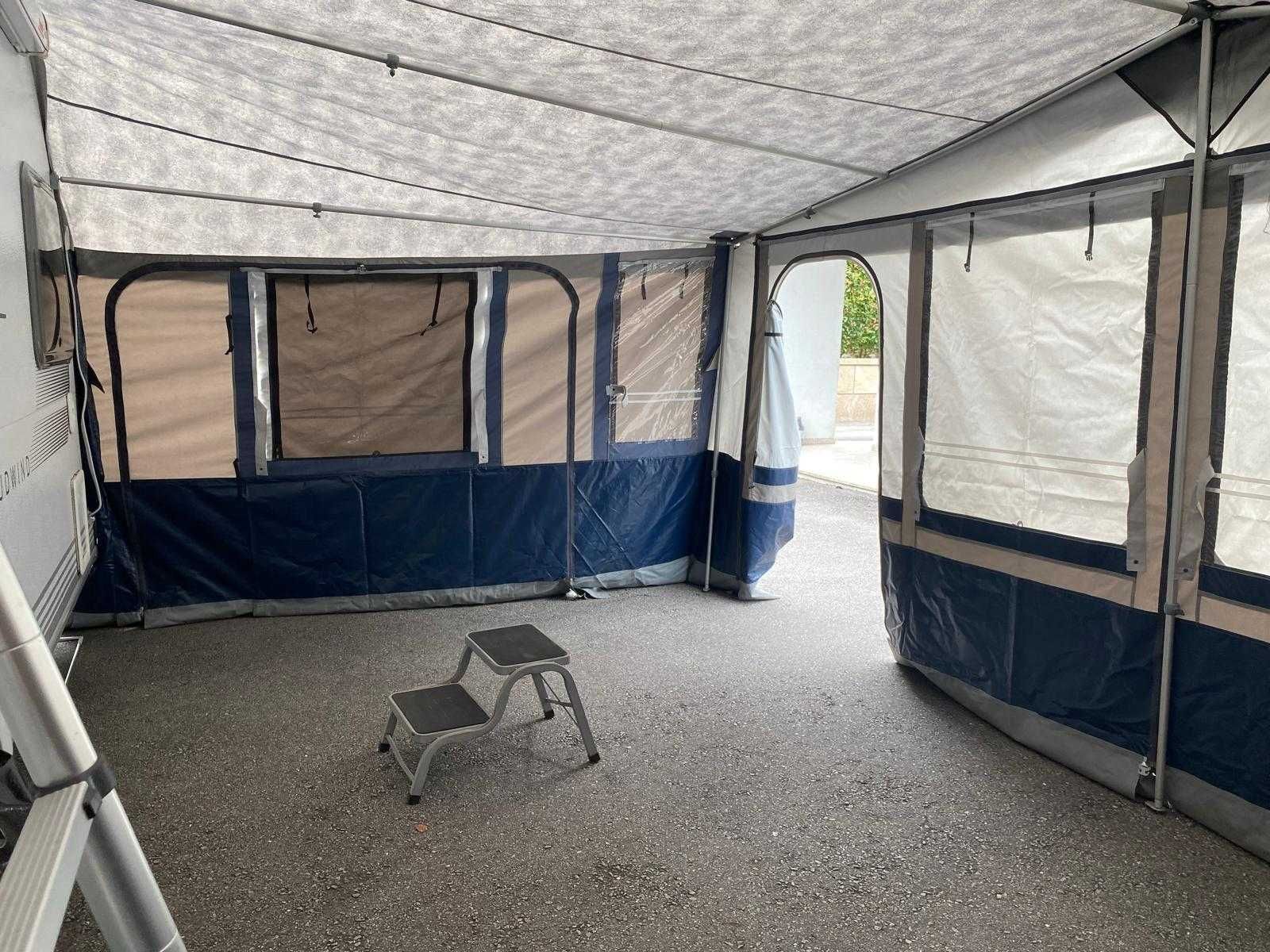 Caravana completamente nova com pouco uso - KNAUS SUDWIND