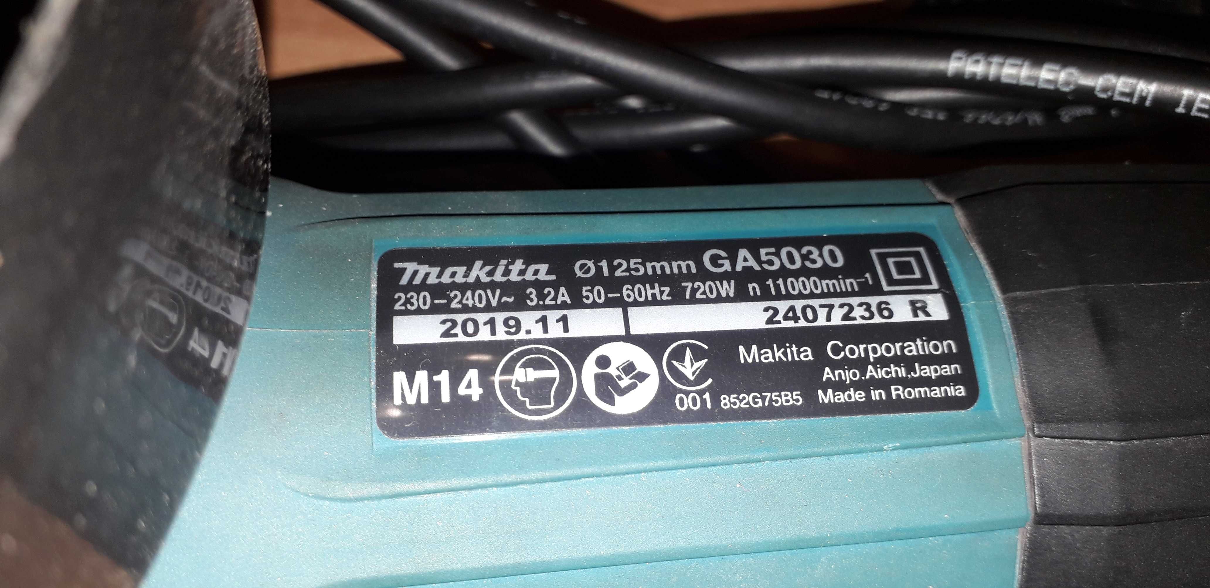 Угловая шлифмашина Makita GA5030