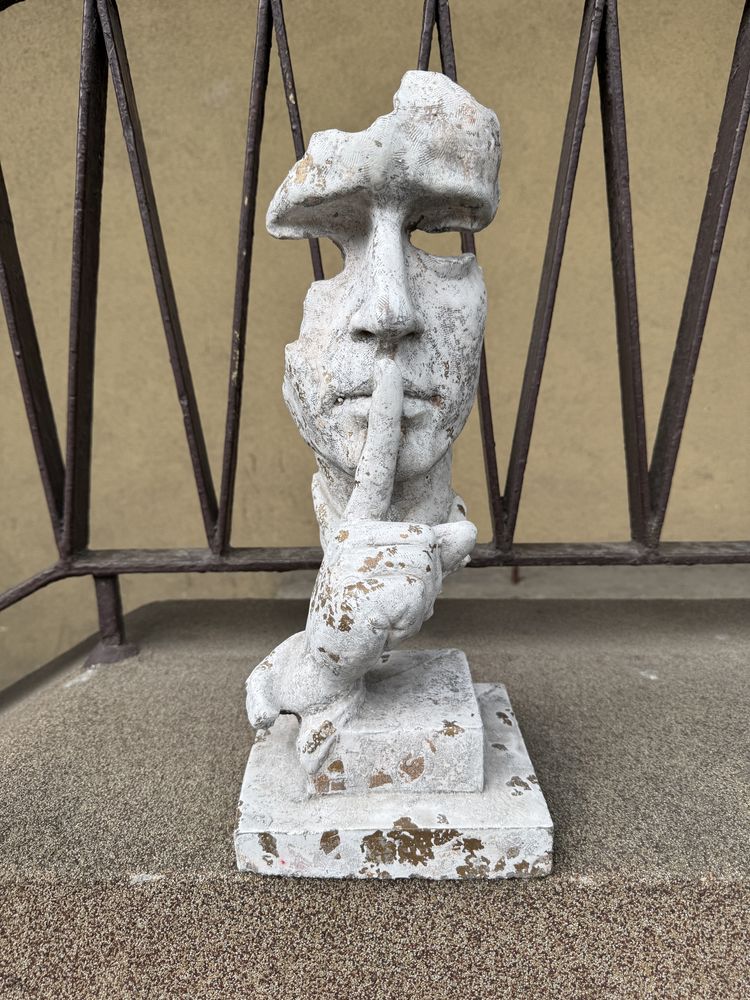 Figura “CISZA”. Rzeźba twarz - kamienno – cementowy