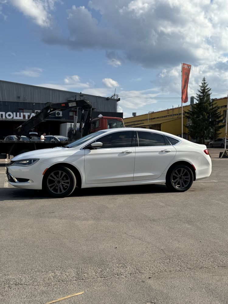 Продам Chrysler 200