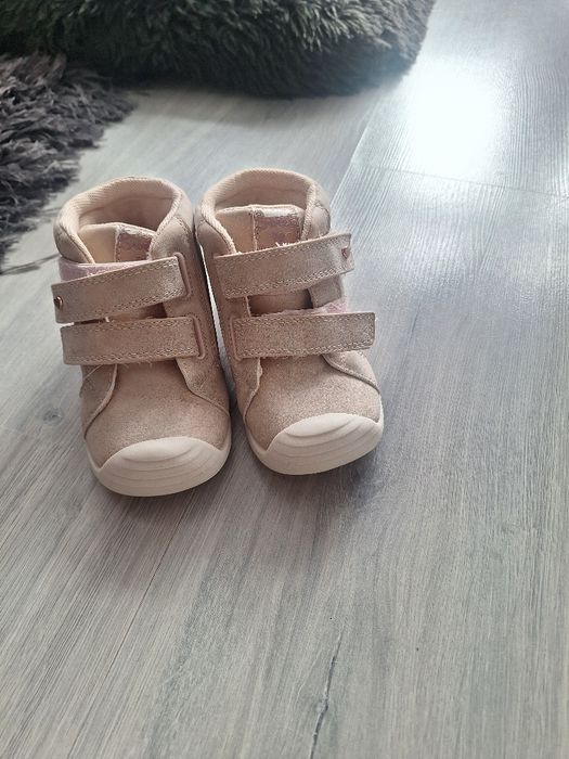 Sprzedam buty na jesien/wiosna