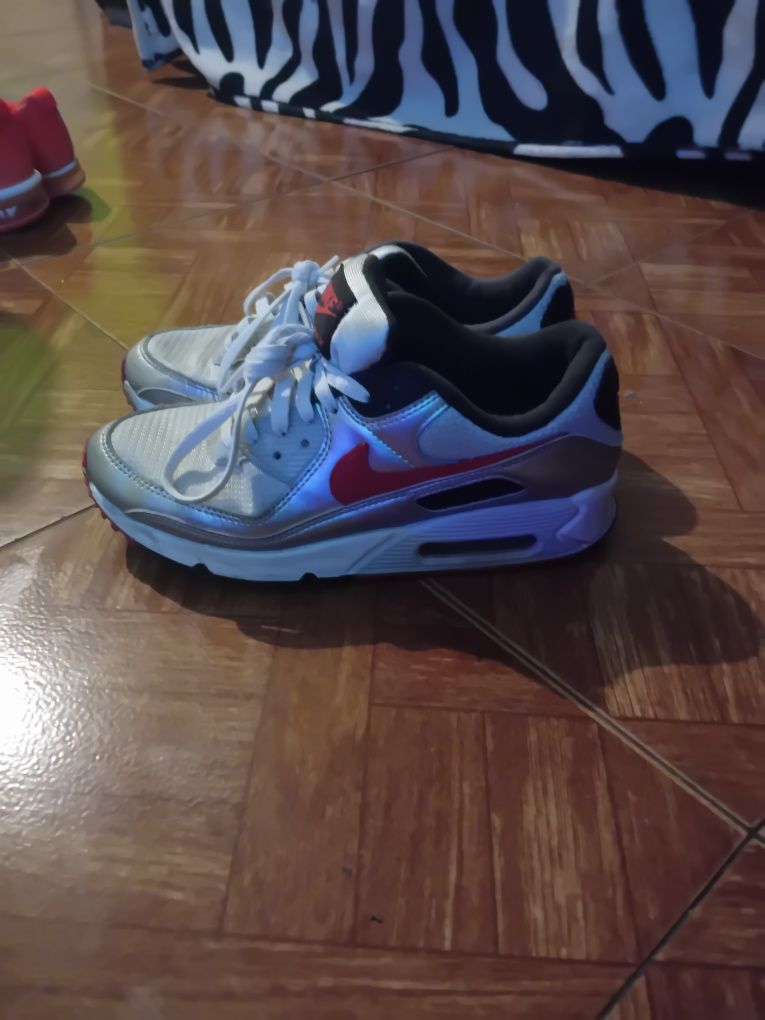 Vendo sapatilhas nike com pouco uso