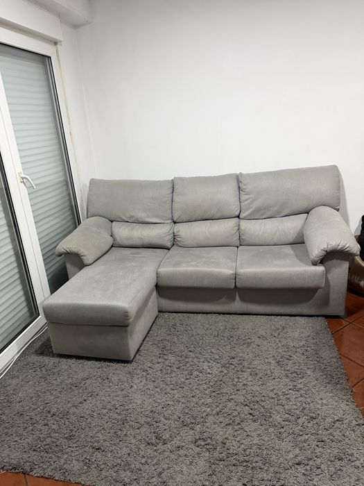 Sofa cinza com chaise longue