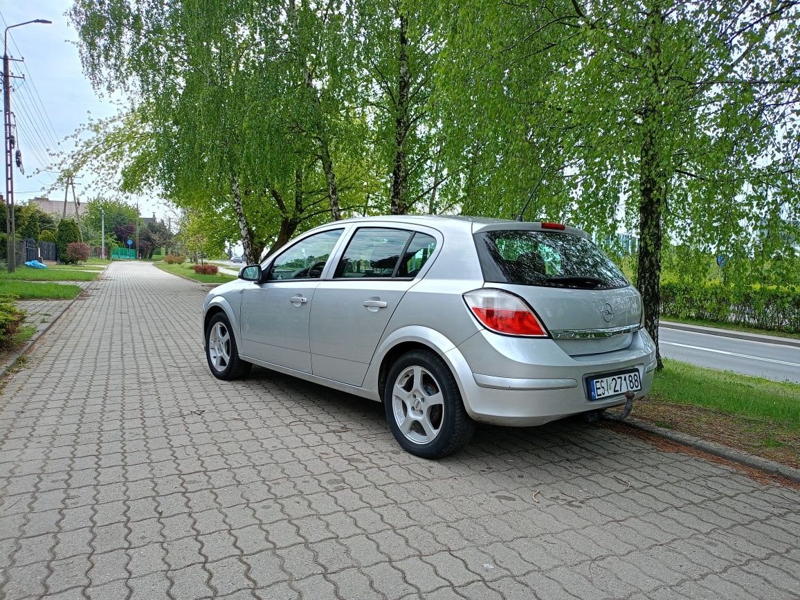 Śliczny.Zadbany.Opel.Astra.H.2006r.1.6.Benz+Gaz.Klima.Moż.Zamiana