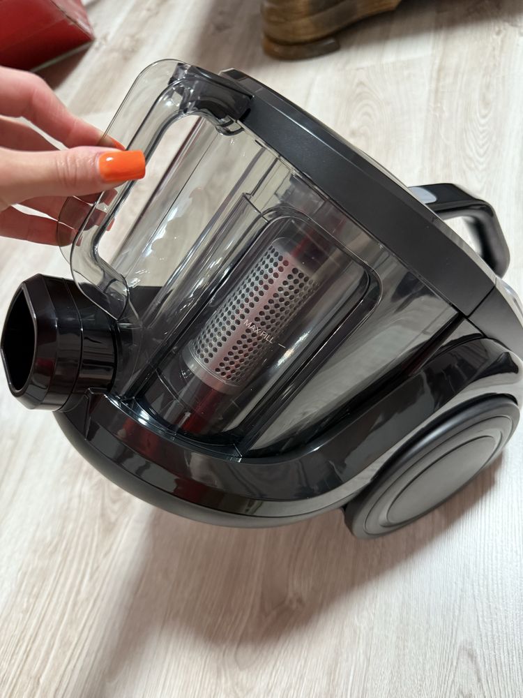 Пилосос Tomado 700 WATT TVC2501B