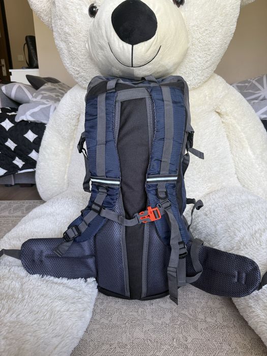 Nowy plecak turystyczny trekkingowy górski 50L damski męski pojemny