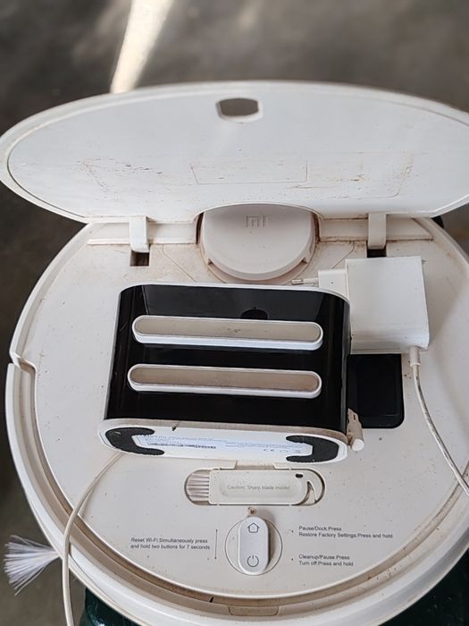 Robot Xiaomi 2S com mopa avariado