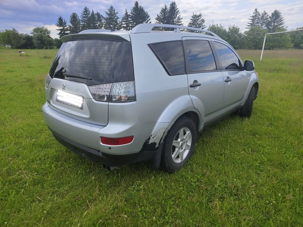 Mitsubishi outlander xl