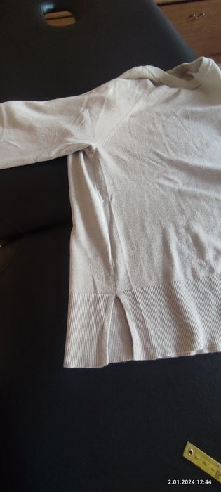 Beżowy damski sweterek Amisu