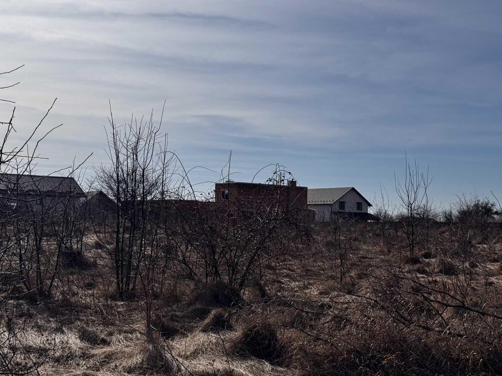 Продається земельна ділянка в Зарванцях