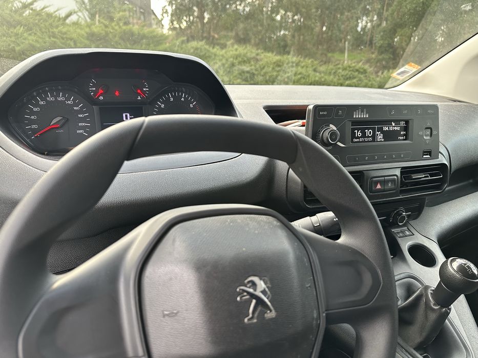 Peugeot Partner 1.6cc – 3 Lugares – IVA Dedutível