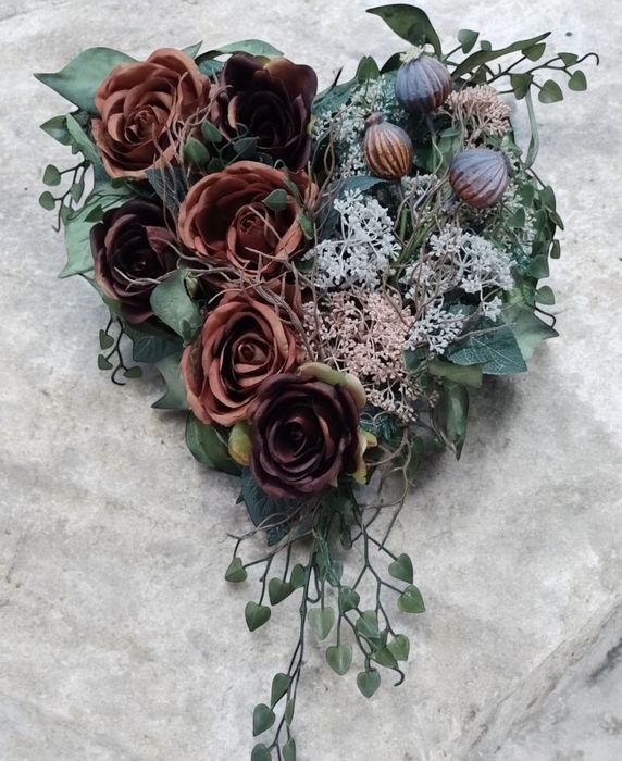 Serce nagrobne, stroik na cmentarz