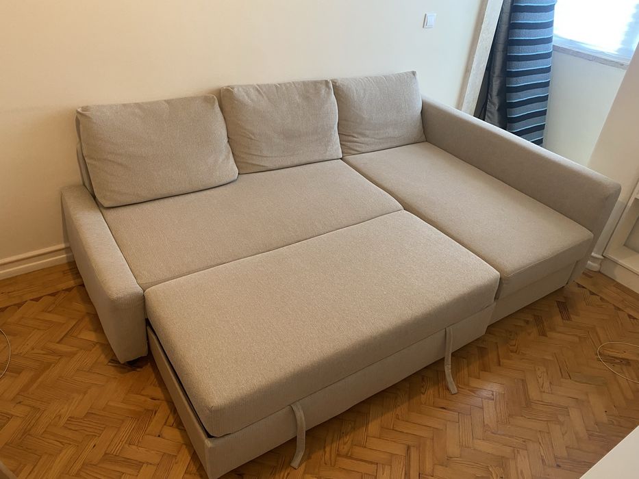 Sofá-cama com chaise longue