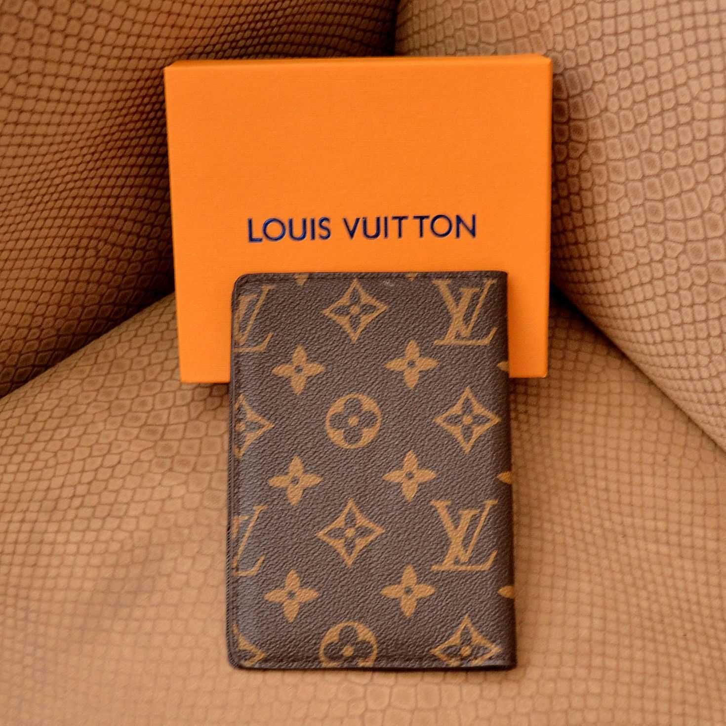 Обложка для загранпаспорта Louis Vuitton LV для паспорта документов