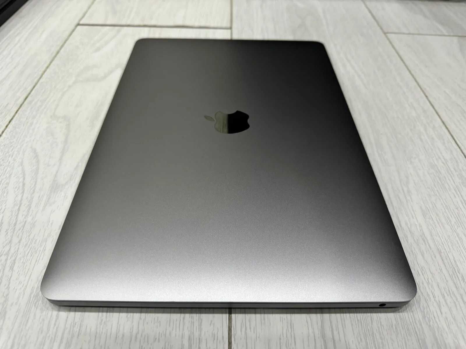 MacBook Pro 13 2020 M1 16/512GB 62 ц. Space/Silver Гарантія $1100