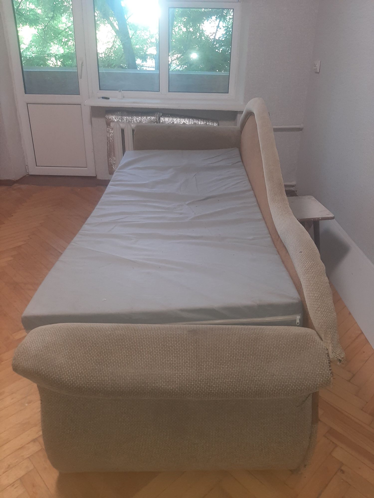 Срочно  продам  диван