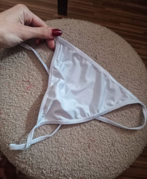 Stringi białe nowe bez metek Uni