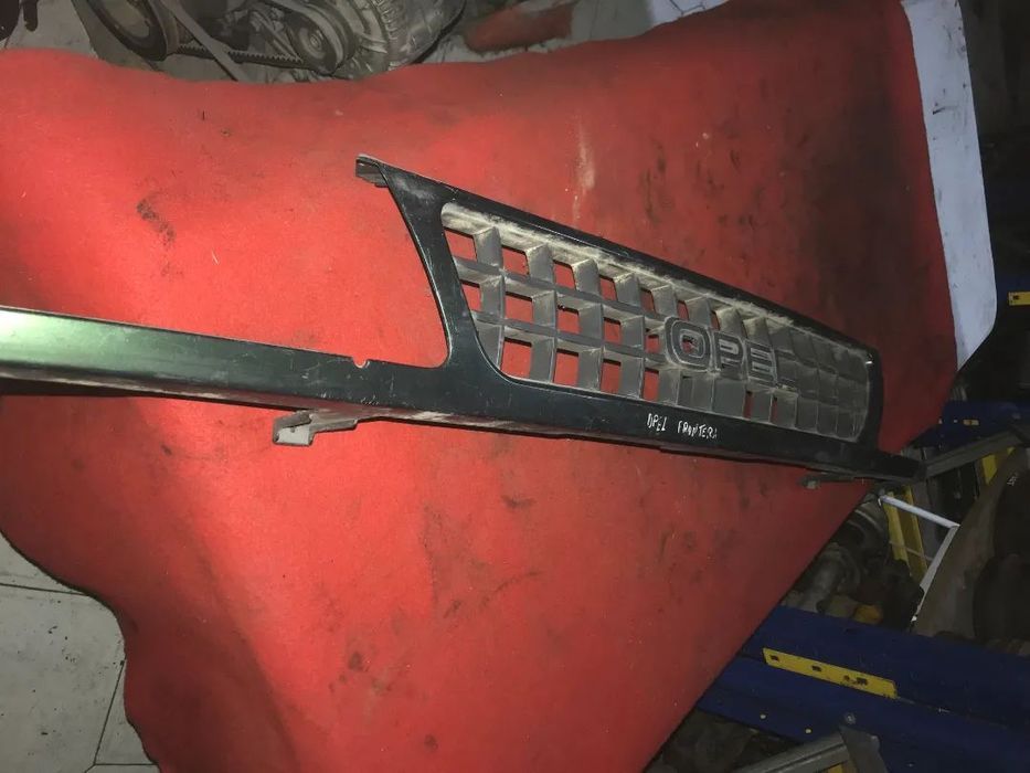 GRELHA JIPE OPEL FRONTERA A