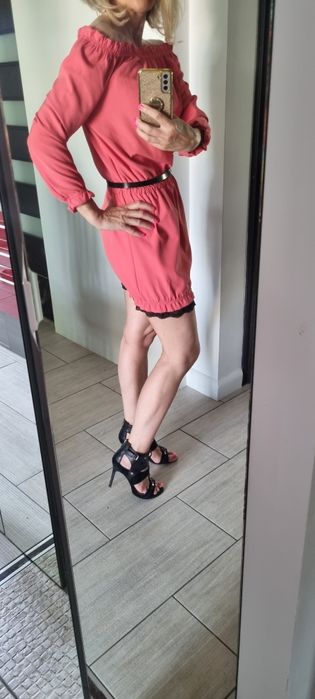 Sukienka hiszpanka w kolorze koralowym