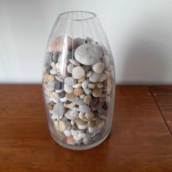 Jarra vidro pedras decorativas