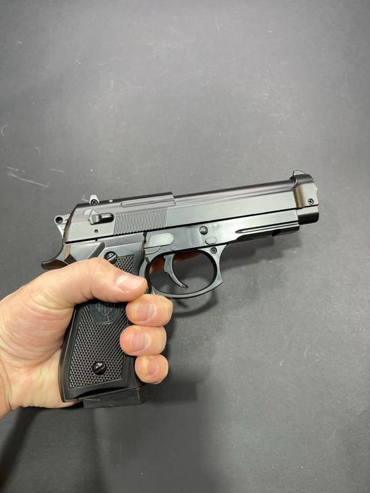 Металевий пістолет Беретта М9 з глушником — С18+ іграшка