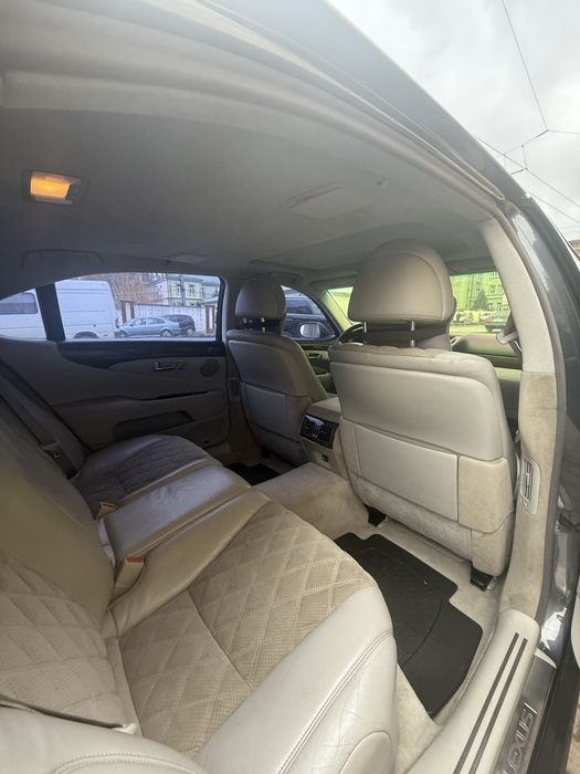 Продаж автомобіля Лексус ЛС 460