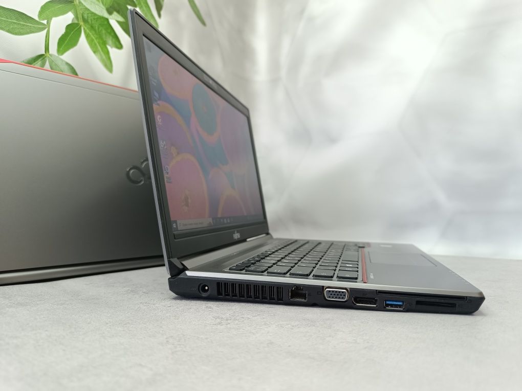 Ноутбук Fujitsu LIFEBOOK E746/i5-6200U/8/256/14 " HD/ОПТ/Роздріб