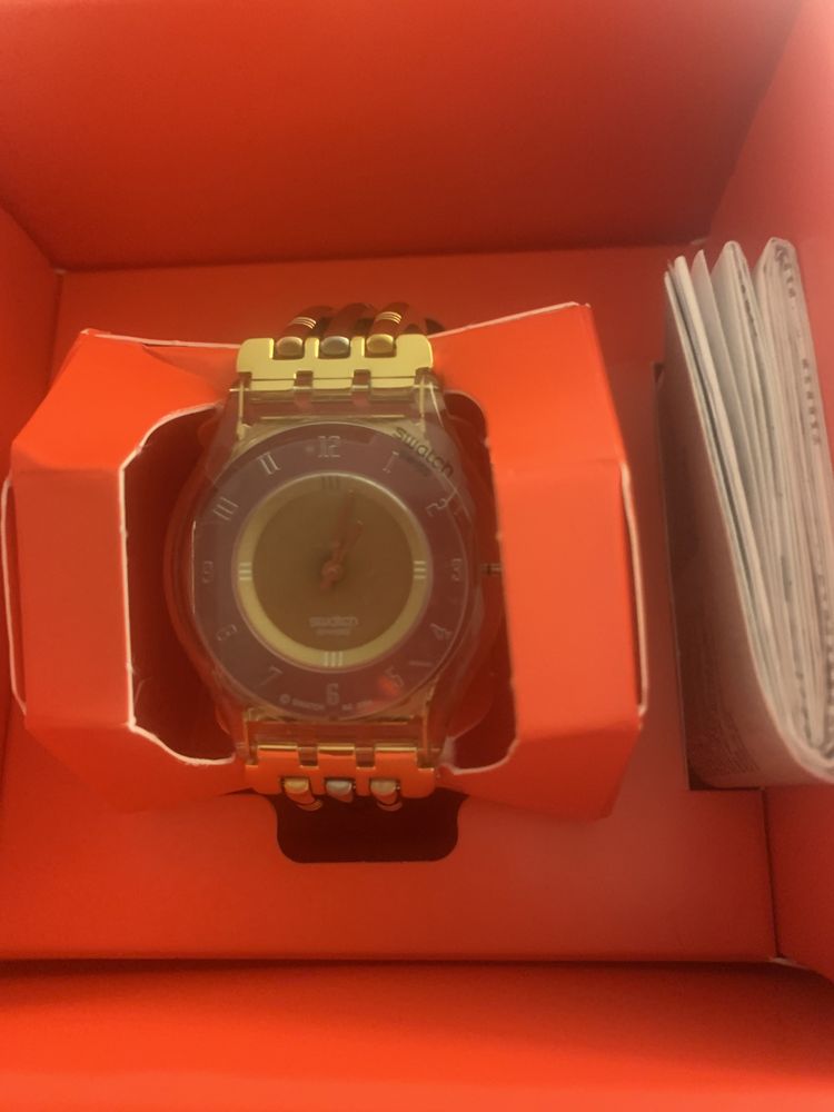 Swatch SFK Tri-gold