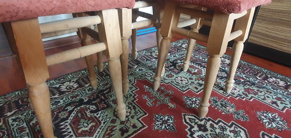 Продаю бу кухонні табурети