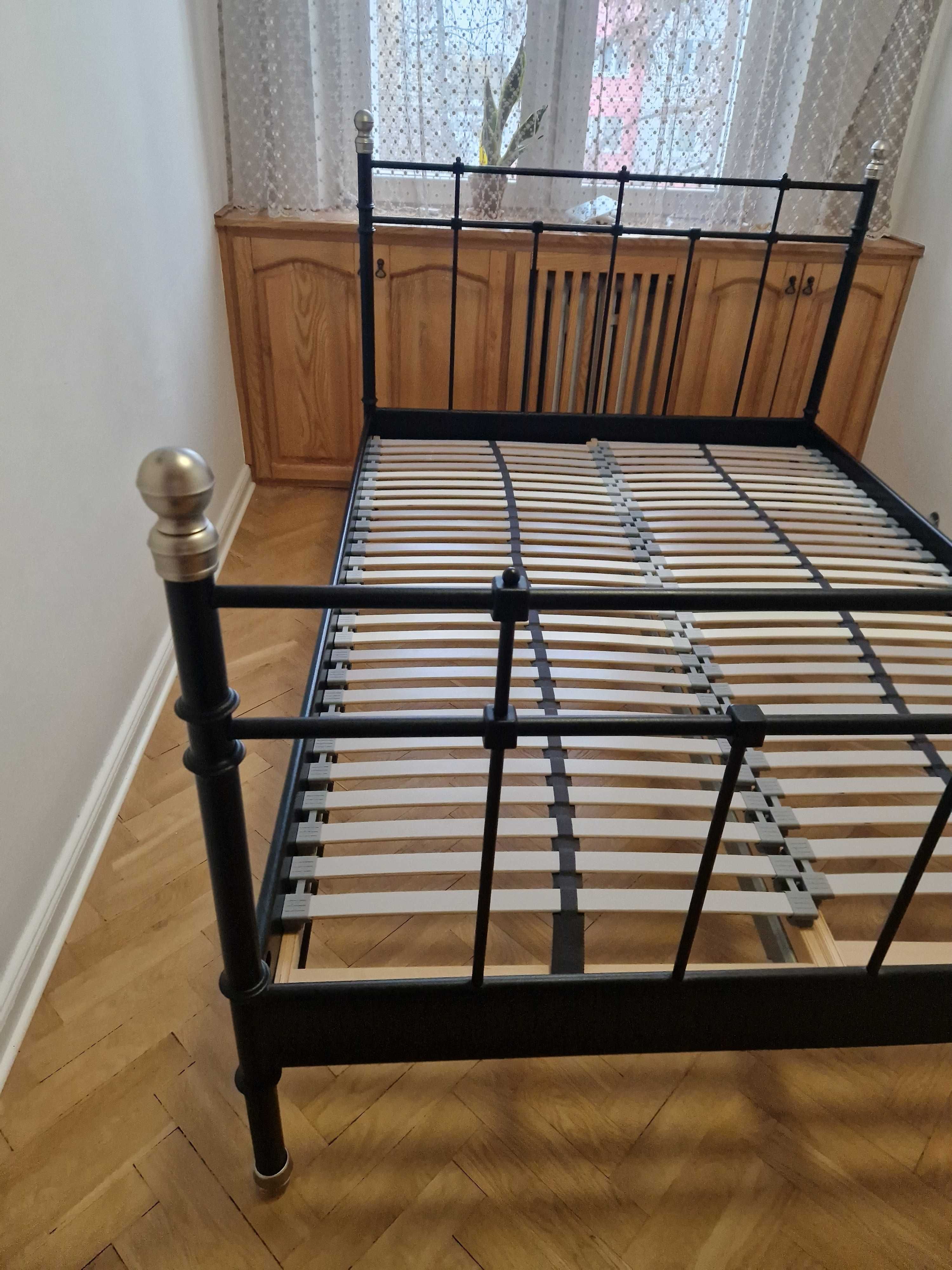 Piękna czarna rama łóżka 140x200 metalowa