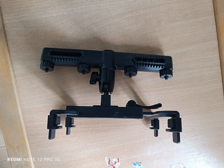 Держатель планшета на подголовник