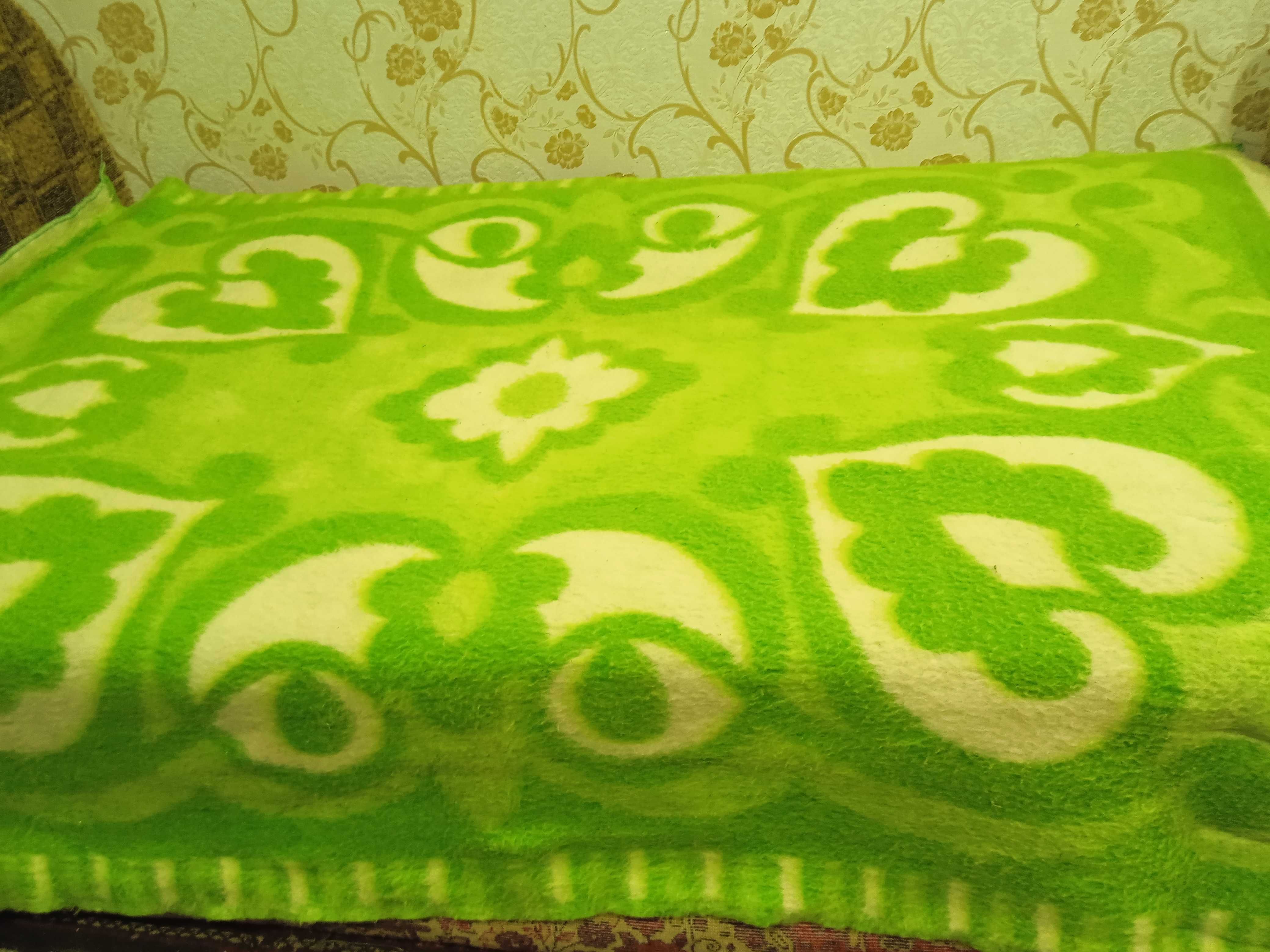 Шерстяное одеяло Плед Тюль Ковер Сервиз керамика Тюль белая цветами