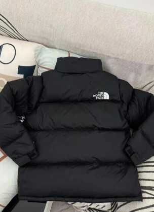 Czarna-kurtka -ITNFI- NORTHFACE-700-Rozmiary-XS