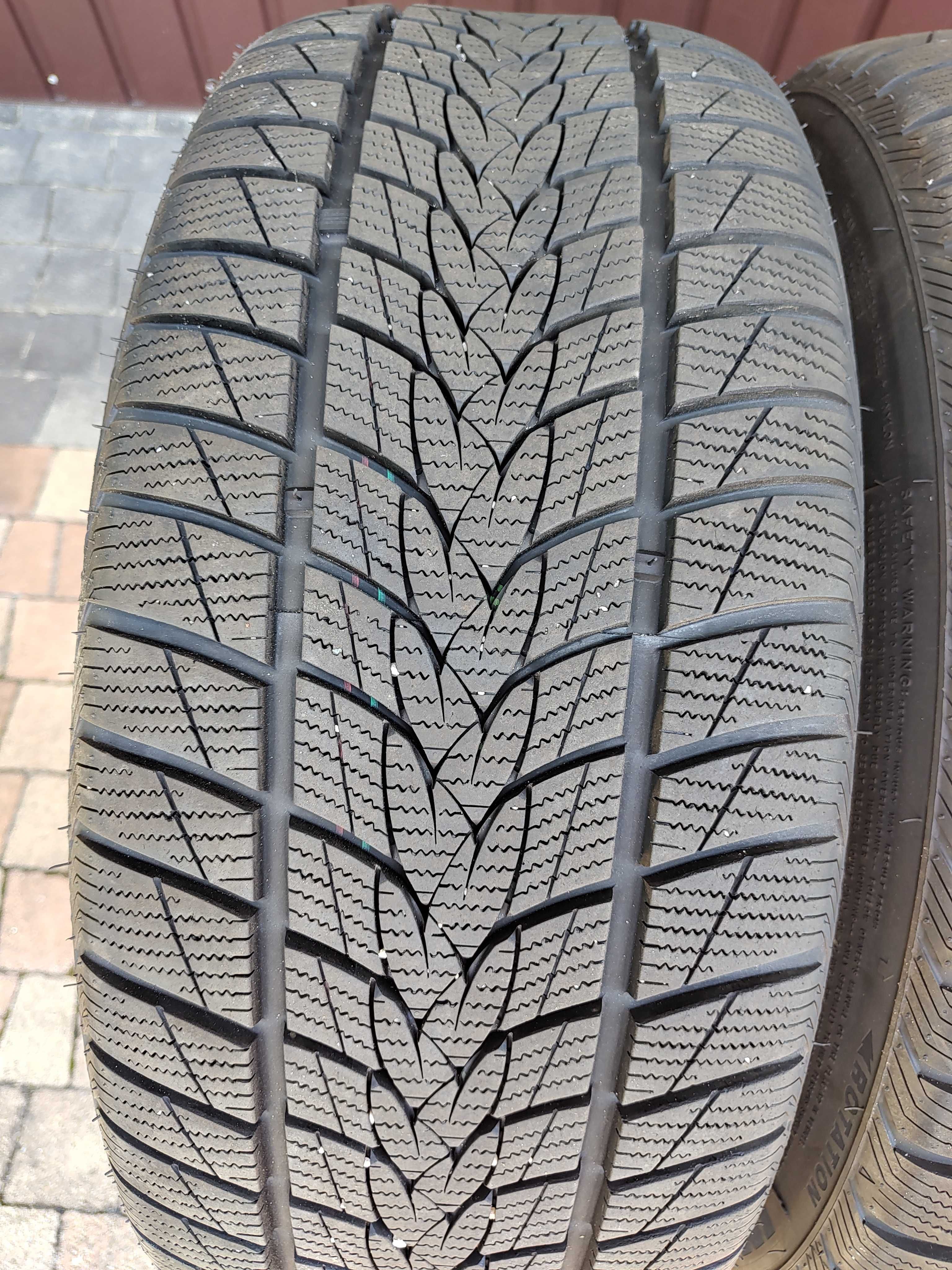 4 x Koła Aluminiowe TESLA 3  5x114,3 ET35 Opony 235/35/20 - 8 mm !