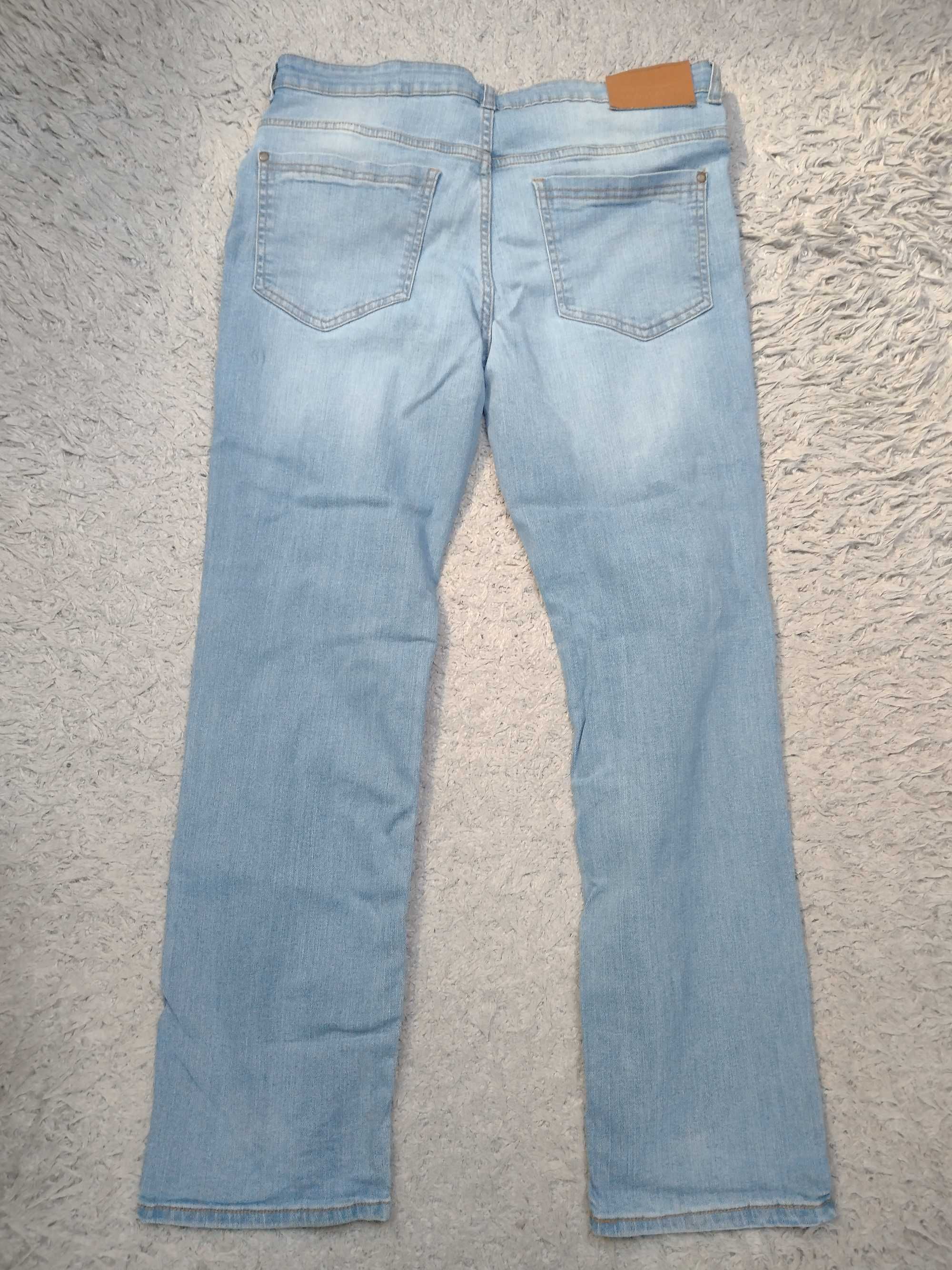spodnie męskie 32/30 + 3 koszulki 172