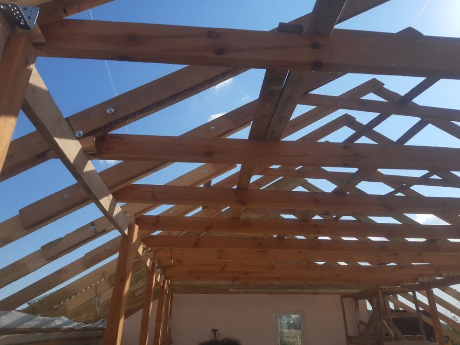 Кровельные работы. Монтаж профнастила ремонт крыш.